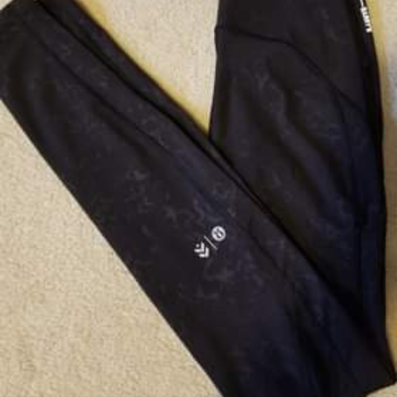 Lululemon Stronger as One Tight 28" - Picture 6 of 6